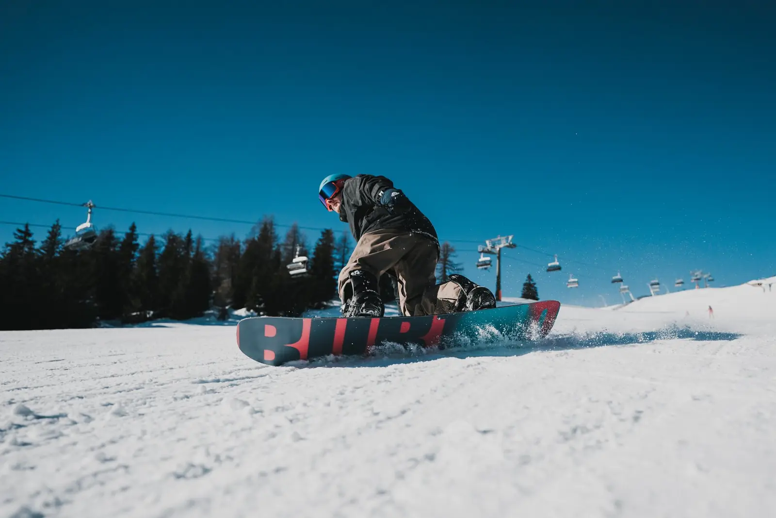 Snowboarder auf der Piste am Katschberg