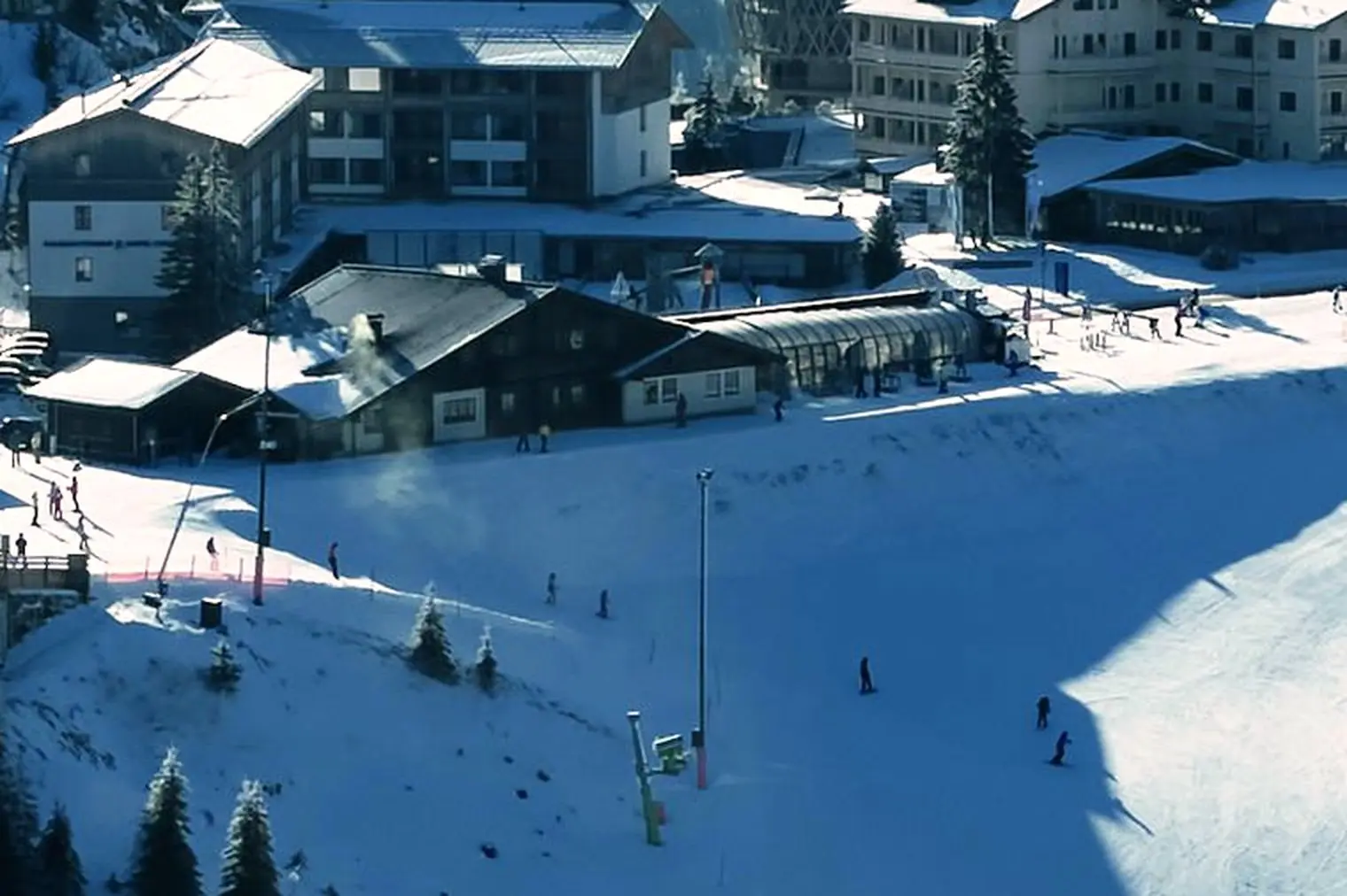 Lärchenstadl an der Katschberg-Passhöhe mit Piste